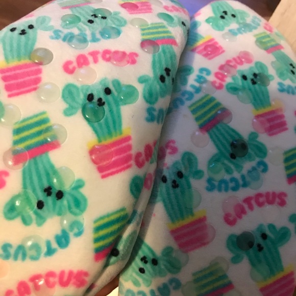 Slippers - Picture 2 of 2